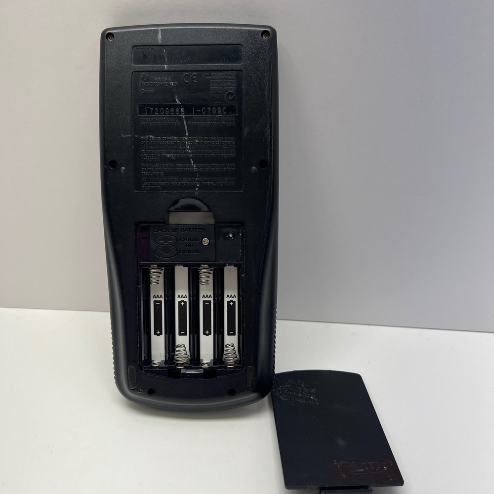 Texas Instruments TI-89 Graphing Calculator CAS Black Advanced Math NO COVER - Picture 4 of 4